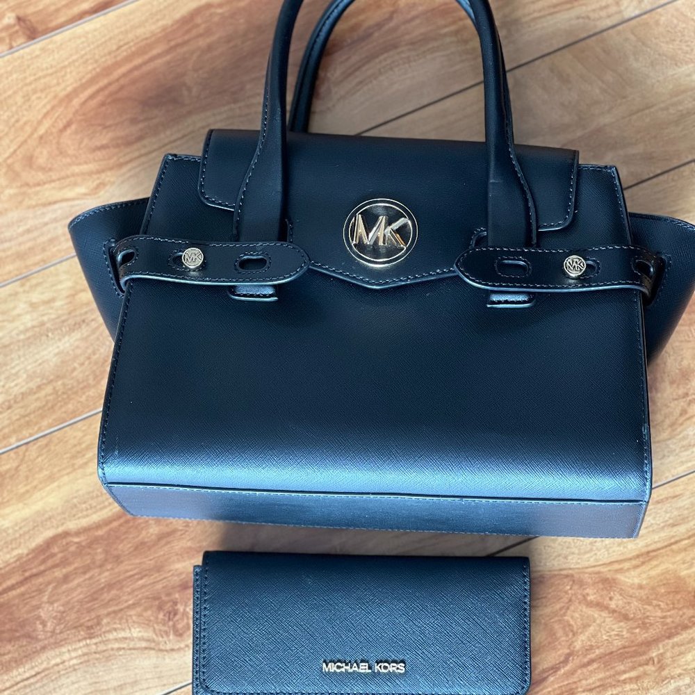 Michael Kors purse and wallet set